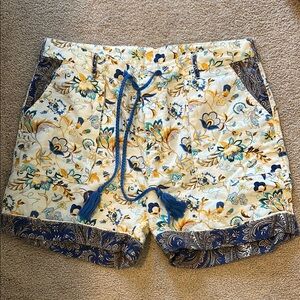 Sundance Floral Print Women's Shorts